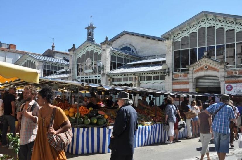 Maison Terrasse Proche Centre Ville Et Ile De Re La Rochelle  Exteriör bild